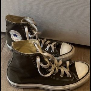 Dark moss green converse